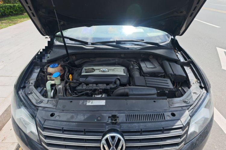 Used Volkswagen Passat 2015 1.8TSI DSG Prestige Edition Engine Bay