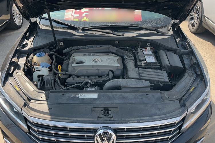 Used Volkswagen Passat 2015 1.8TSI DSG Prestige Edition Engine Bay