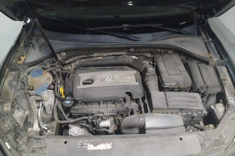 Used Volkswagen Passat 2015 1.8TSI DSG Prestige Edition Engine Bay