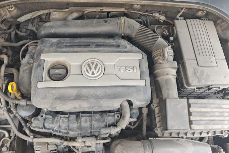 Used Volkswagen Passat 2015 1.8TSI DSG Prestige Edition Engine Bay