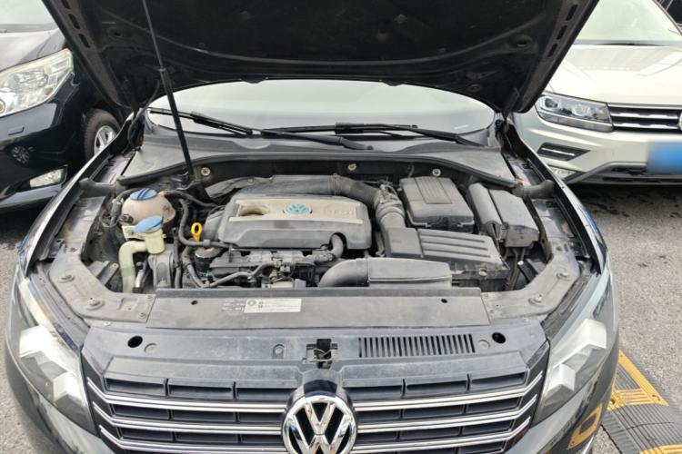 Used Volkswagen Passat 2015 1.8TSI DSG Prestige Edition Engine Bay