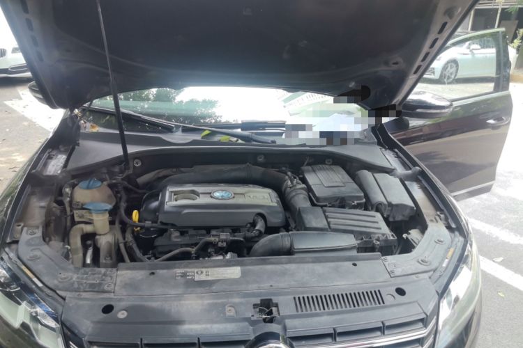Used Volkswagen Passat 2015 1.8TSI DSG Prestige Edition Engine Bay