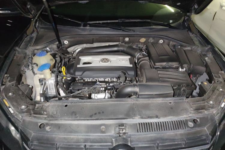 Used Volkswagen Passat 2015 1.8TSI DSG Prestige Edition Engine Bay