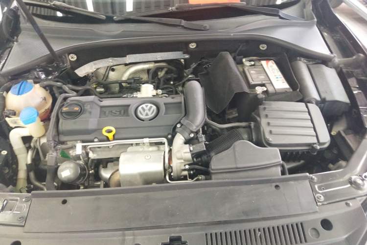 Used Volkswagen Passat 2015 1.4TSI DSG Prestige Edition Engine Bay