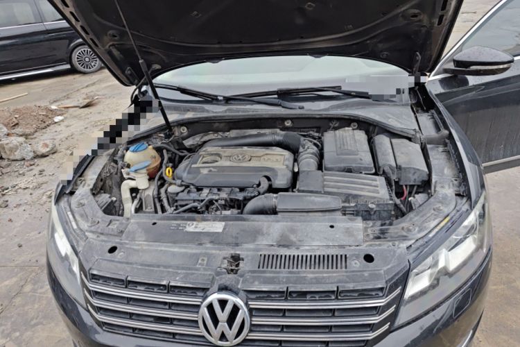 Used Volkswagen Passat 2015 1.8TSI DSG Prestige Edition Engine Bay