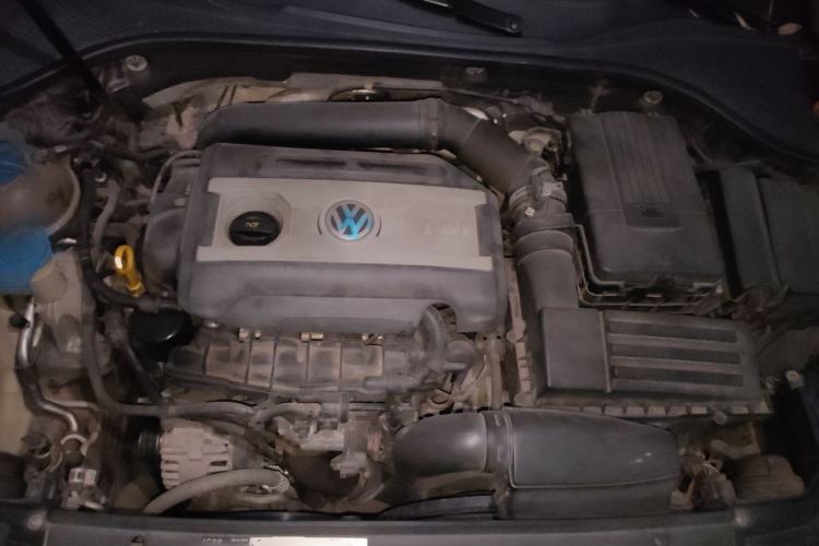 Used Volkswagen Passat 2015 1.8TSI DSG Prestige Edition Engine Bay