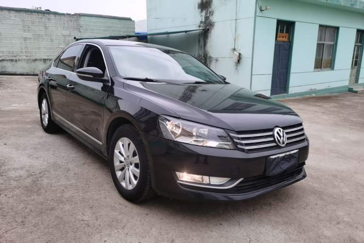 Used Volkswagen Passat 2015 1.8TSI DSG Prestige Edition Front Right 45 Deg