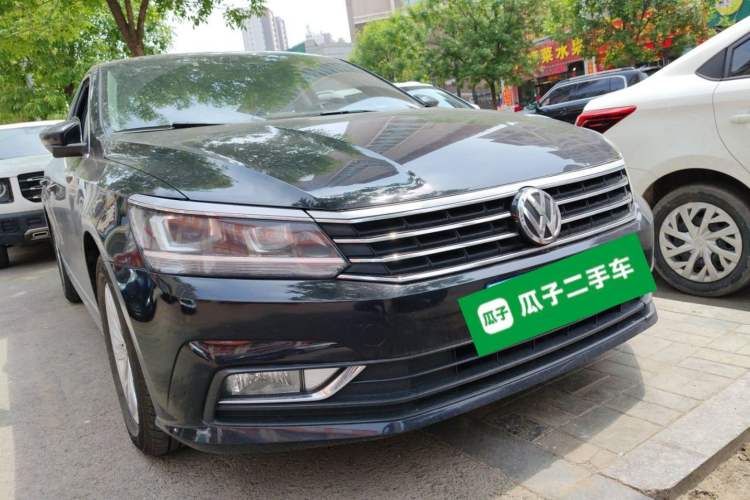 Used Volkswagen Passat 2015 1.8TSI Automatic Prestige Edition Front Right 45 Deg