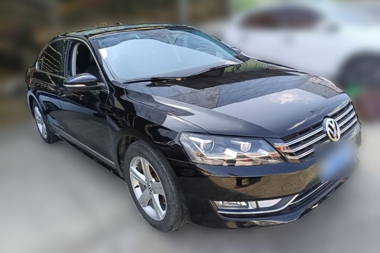 Used Volkswagen Passat 2015 2.0 TSI DSG Prestige Edition Front Right 45 Deg