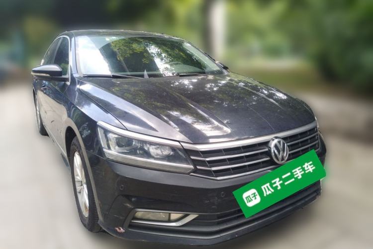 Used Volkswagen Passat 2015 1.8TSI DSG Luxury Edition Front Right 45 Deg