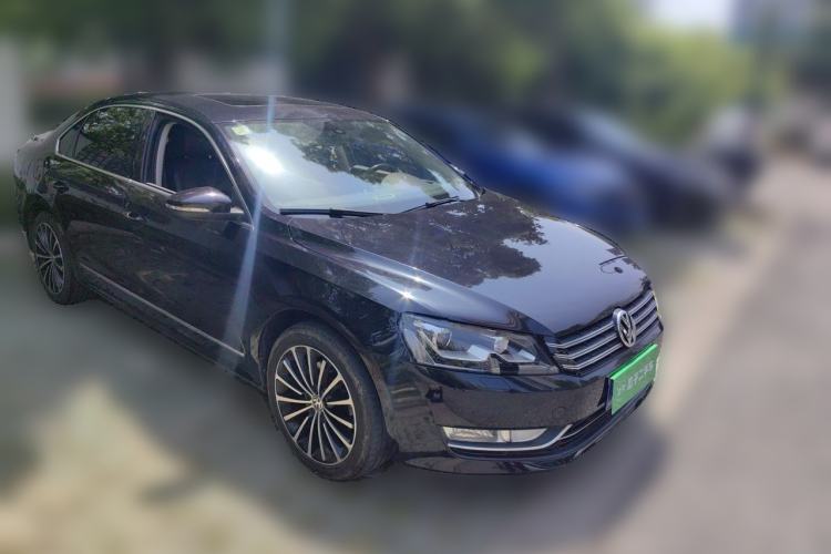 Used Volkswagen Passat 2015 1.8TSI DSG Prestige Edition Front Right 45 Deg