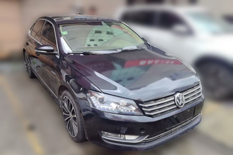Used Volkswagen Passat 2015 1.8TSI DSG Prestige Edition Front Right 45 Deg
