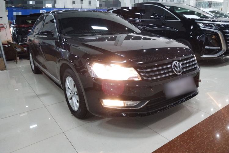 Used Volkswagen Passat 2015 1.8TSI DSG Prestige Edition Front Right 45 Deg