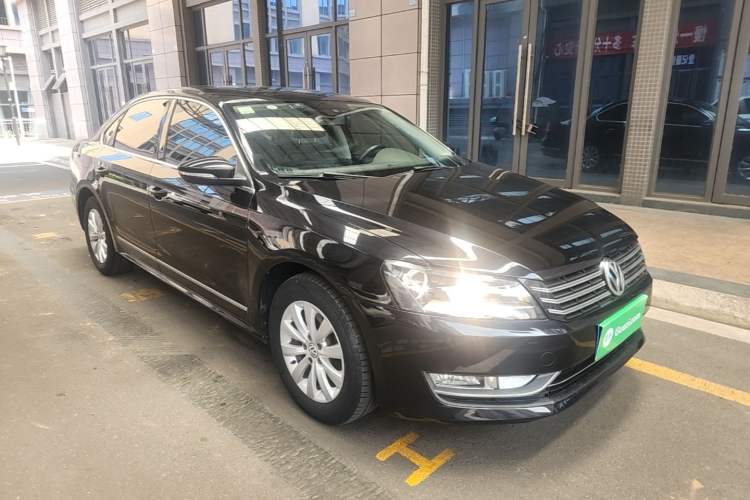 Used Volkswagen Passat 2015 1.8TSI DSG Prestige Edition Front Right 45 Deg