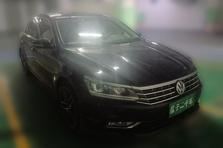 Used Volkswagen Passat 2015 1.8TSI Automatic Prestige Edition Front Right 45 Deg