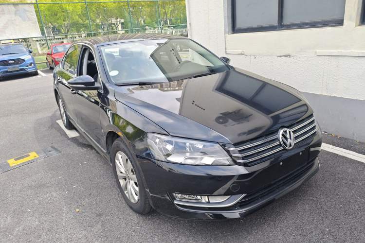 Used Volkswagen Passat 2015 1.8TSI DSG Prestige Edition Front Right 45 Deg