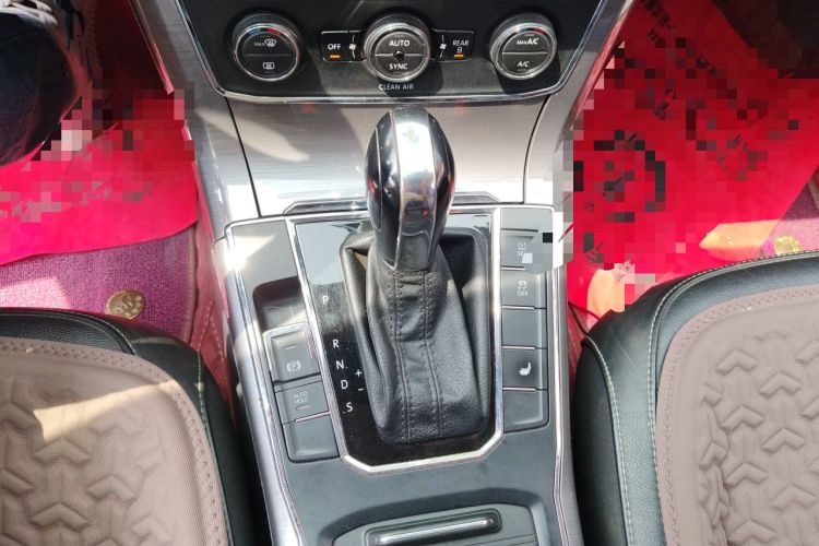 Used Volkswagen Passat 2015 1.8TSI Automatic Prestige Edition Gear Lever