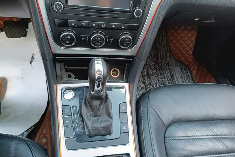 Used Volkswagen Passat 2015 2.0 TSI DSG Prestige Edition Gear Lever