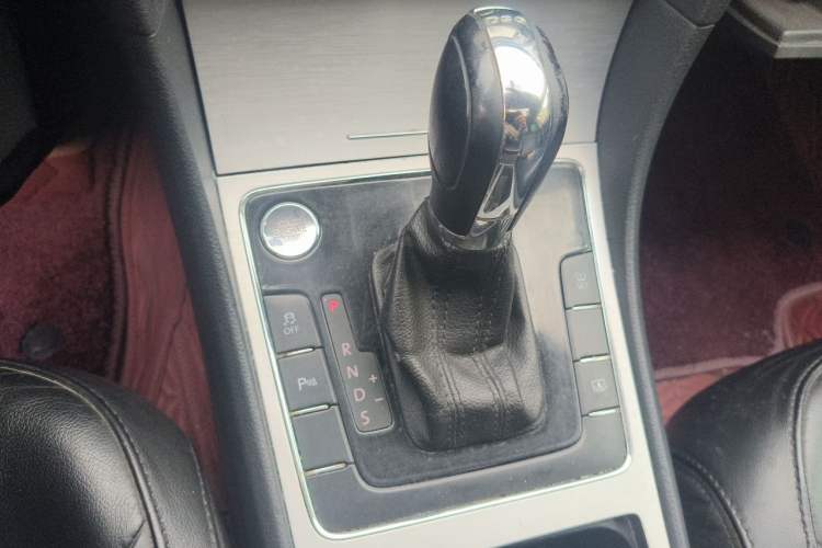 Used Volkswagen Passat 2015 1.8TSI DSG Prestige Edition Gear Lever