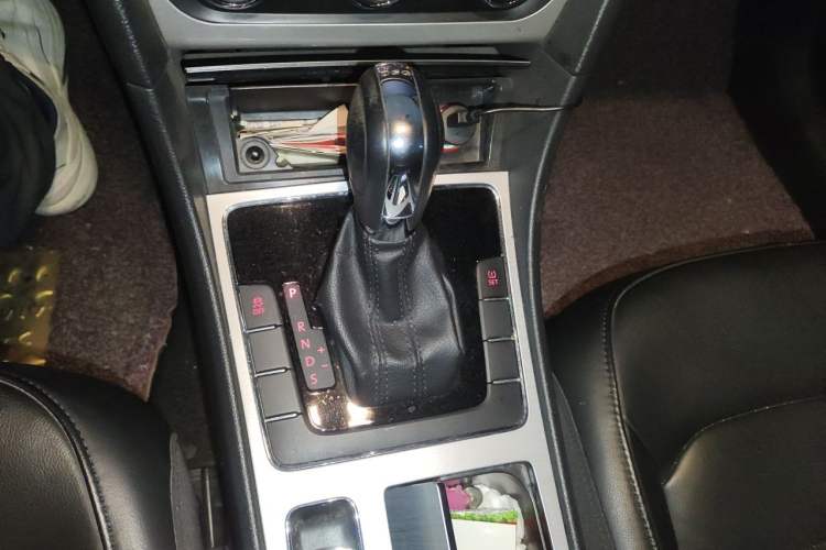Used Volkswagen Passat 2015 1.8TSI DSG Prestige Edition Gear Lever