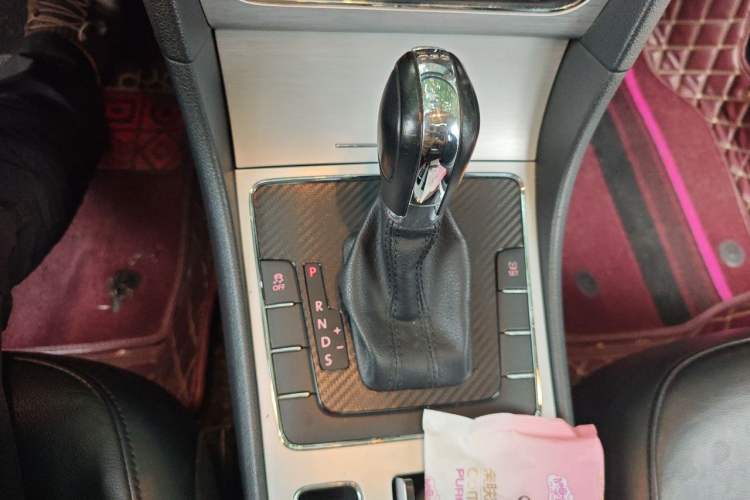 Used Volkswagen Passat 2015 1.8TSI DSG Prestige Edition Gear Lever