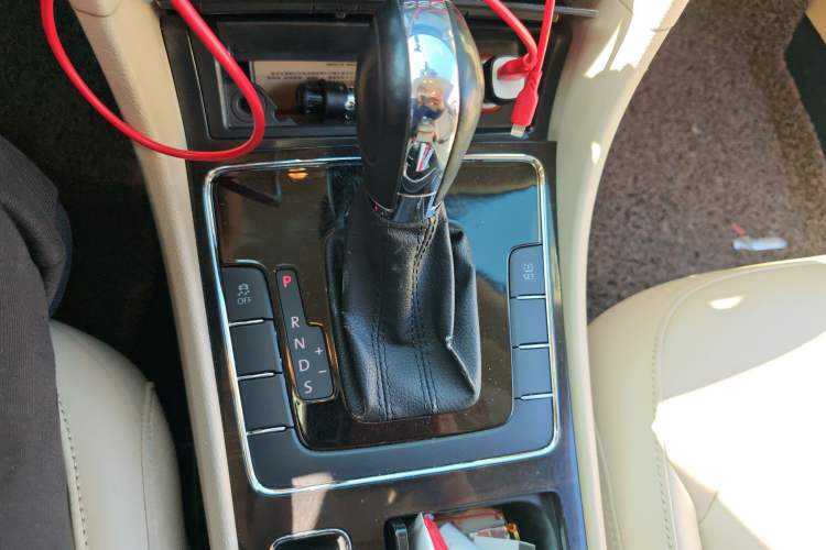 Used Volkswagen Passat 2015 1.4TSI DSG Prestige Edition Gear Lever