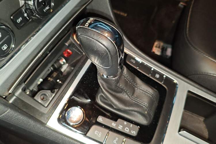 Used Volkswagen Passat 2015 1.8TSI DSG Prestige Edition Gear Lever