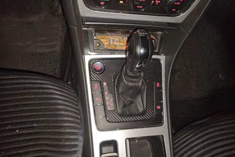 Used Volkswagen Passat 2015 1.8TSI DSG Prestige Edition Gear Lever