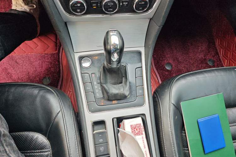 Used Volkswagen Passat 2015 1.8TSI DSG Prestige Edition Gear Lever