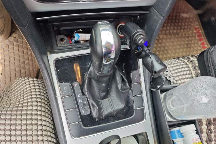 Used Volkswagen Passat 2015 1.8TSI DSG Prestige Edition Gear Lever