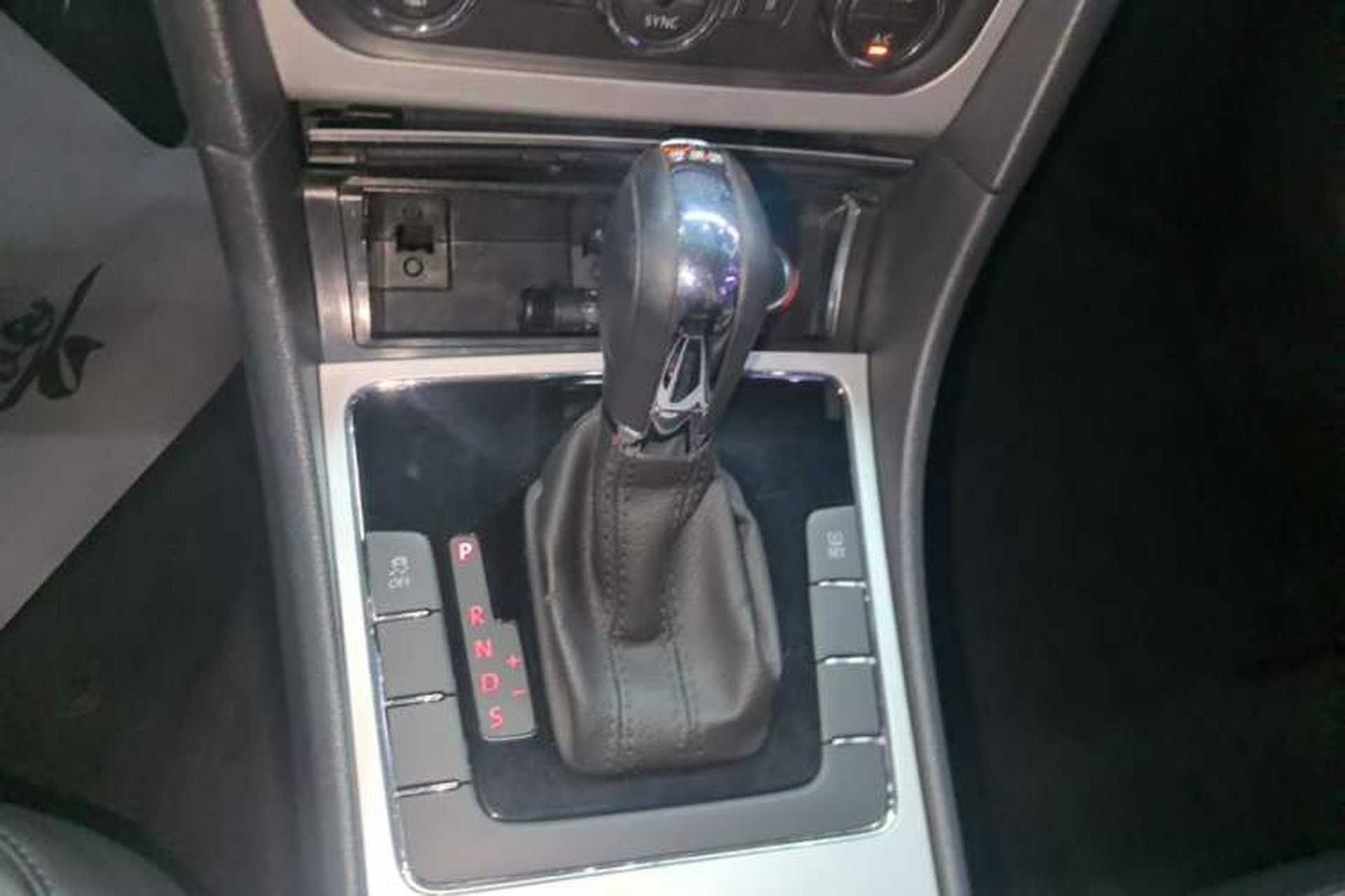Used Volkswagen Passat 2015 1.8TSI DSG Prestige Edition Gear Lever