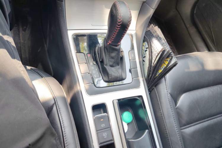 Used Volkswagen Passat 2015 1.8TSI DSG Prestige Edition Gear Lever