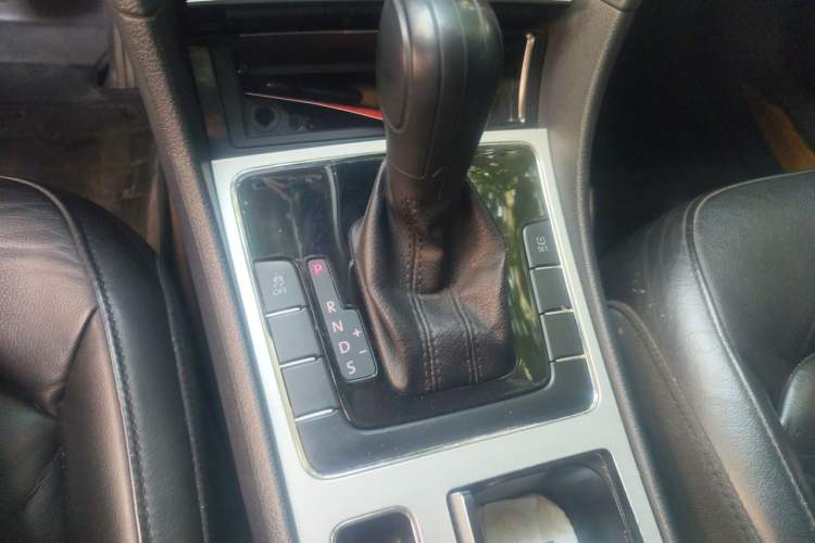 Used Volkswagen Passat 2015 1.4TSI DSG Prestige Edition Gear Lever