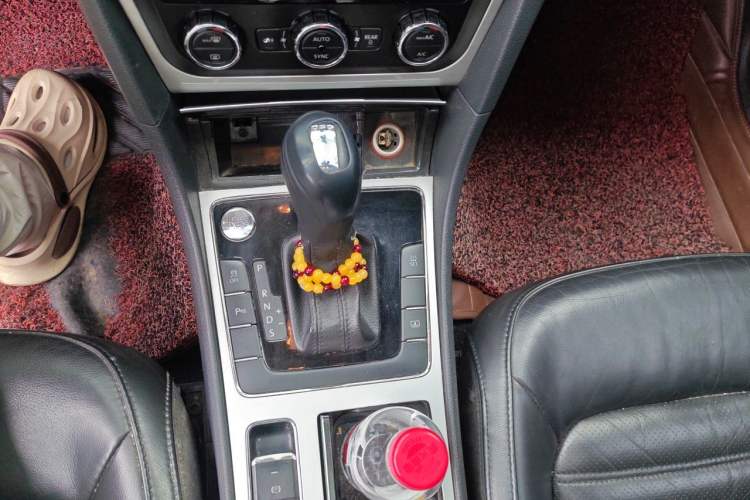 Used Volkswagen Passat 2015 1.8TSI DSG Prestige Edition Gear Lever