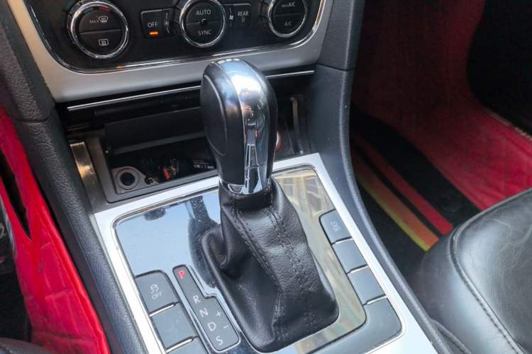 Used Volkswagen Passat 2015 1.4TSI DSG Prestige Edition Gear Lever