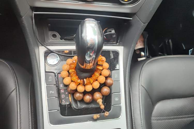 Used Volkswagen Passat 2015 1.8TSI DSG Prestige Edition Gear Lever