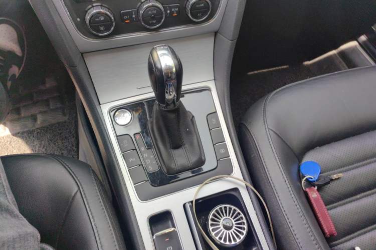 Used Volkswagen Passat 2015 1.8TSI DSG Prestige Edition Gear Lever