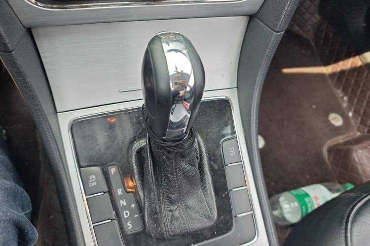 Used Volkswagen Passat 2015 1.8TSI DSG Prestige Edition Gear Lever