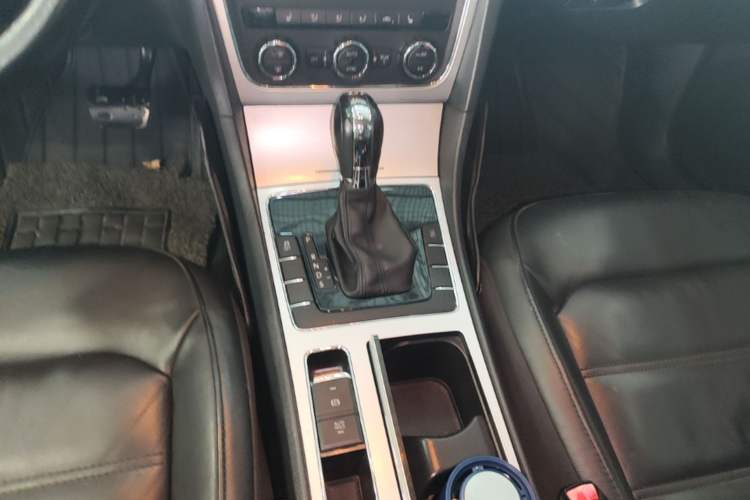 Used Volkswagen Passat 2015 1.8TSI DSG Prestige Edition Gear Lever