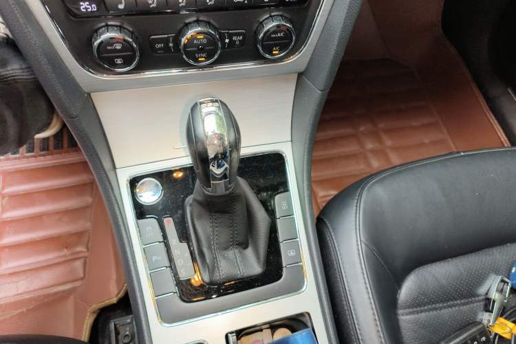 Used Volkswagen Passat 2015 2.0 TSI DSG Prestige Edition Gear Lever