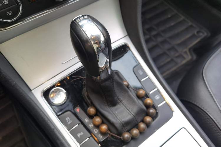 Used Volkswagen Passat 2015 1.8TSI DSG Prestige Edition Gear Lever