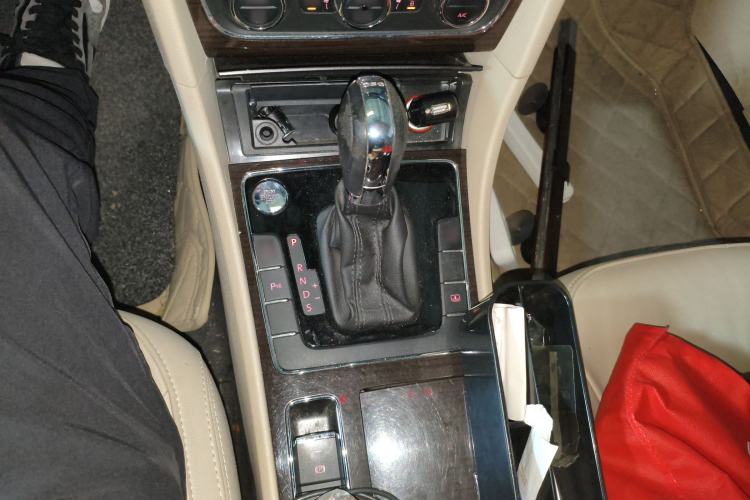 Used Volkswagen Passat 2015 1.8TSI DSG Prestige Edition Gear Lever
