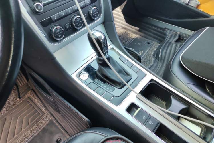 Used Volkswagen Passat 2015 1.8TSI DSG Prestige Edition Gear Lever