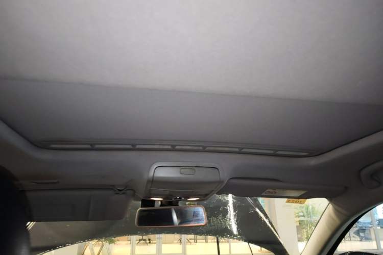 Used Volkswagen Passat 2015 1.8TSI DSG Prestige Edition Headliner