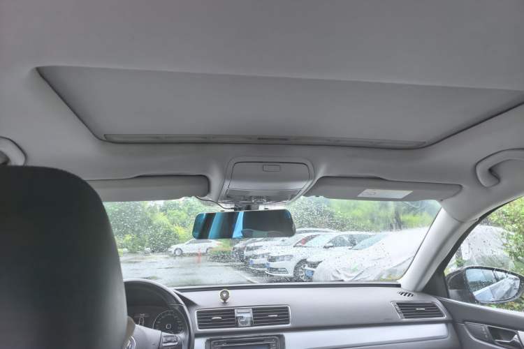 Used Volkswagen Passat 2015 1.8TSI DSG Prestige Edition Headliner