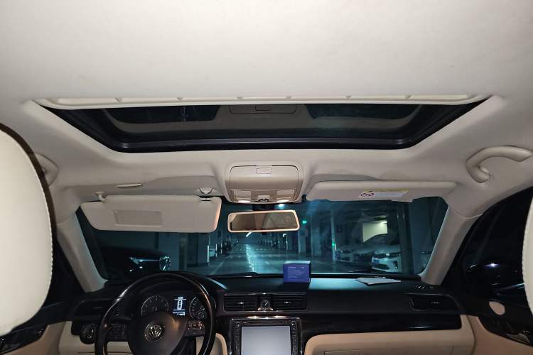 Used Volkswagen Passat 2015 1.8TSI DSG Prestige Edition Headliner