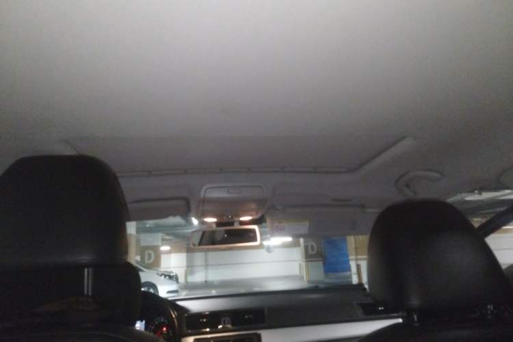 Used Volkswagen Passat 2015 1.8TSI DSG Prestige Edition Headliner