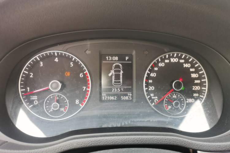 Used Volkswagen Passat 2015 1.8TSI DSG Prestige Edition Instrument Cluster