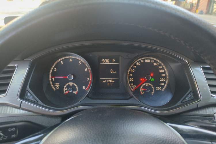 Used Volkswagen Passat 2015 1.8TSI DSG Luxury Edition Instrument Cluster