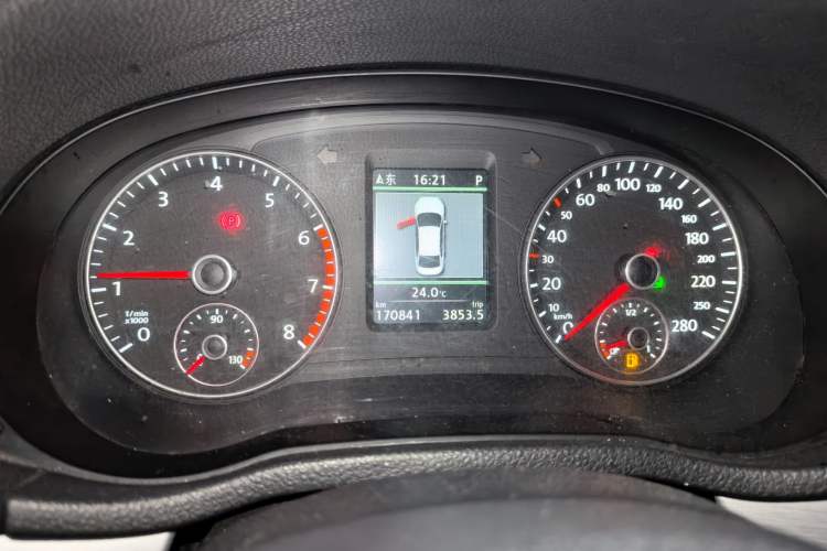 Used Volkswagen Passat 2015 1.8TSI DSG Prestige Edition Instrument Cluster